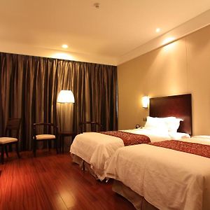 Deluxe Twin Bed Non Smoking Room